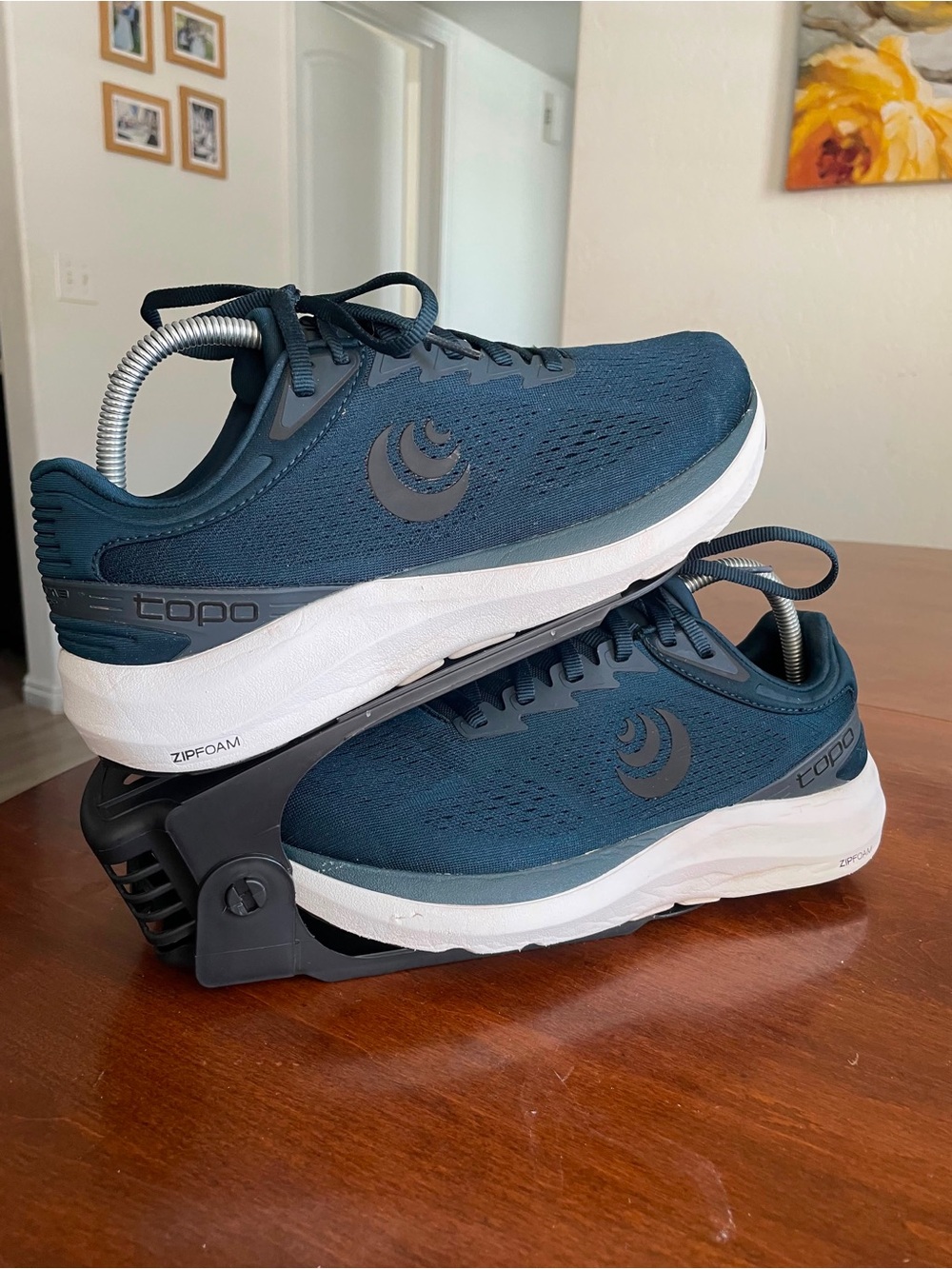 Topo Athletic Phantom 3 Navy/White Mens Size 9 running shoes
